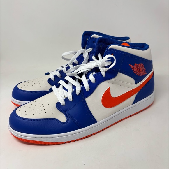 NWOT NIKE AIR JORDAN MID NEW YORK KNICKS SIZE 17 BASKETBALL